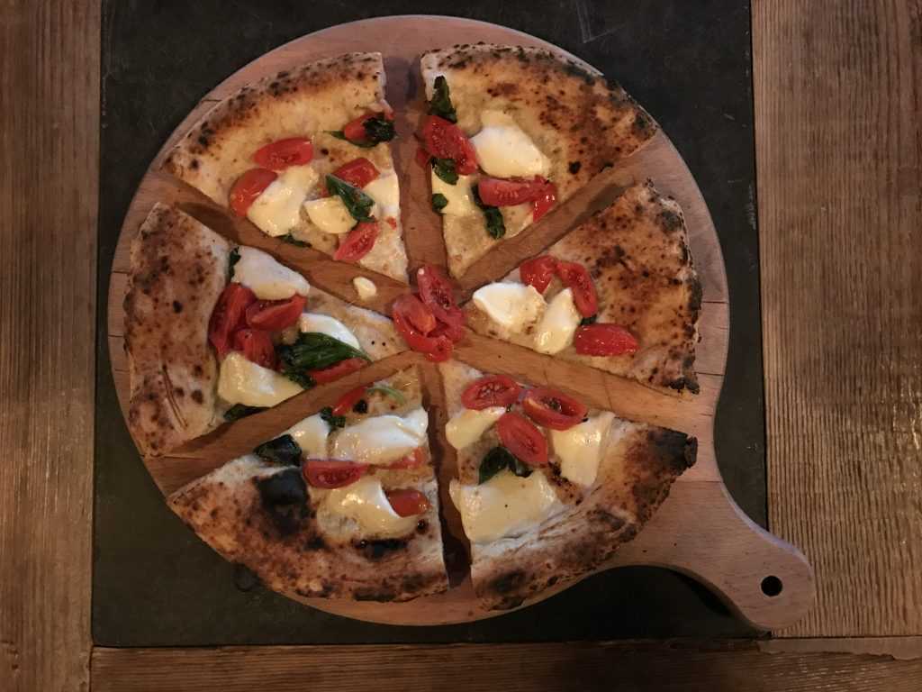 pizza Farina mulino GRASSI macinata Petra tipo 1 con pomodorini pienolo e bufala olio extravergine