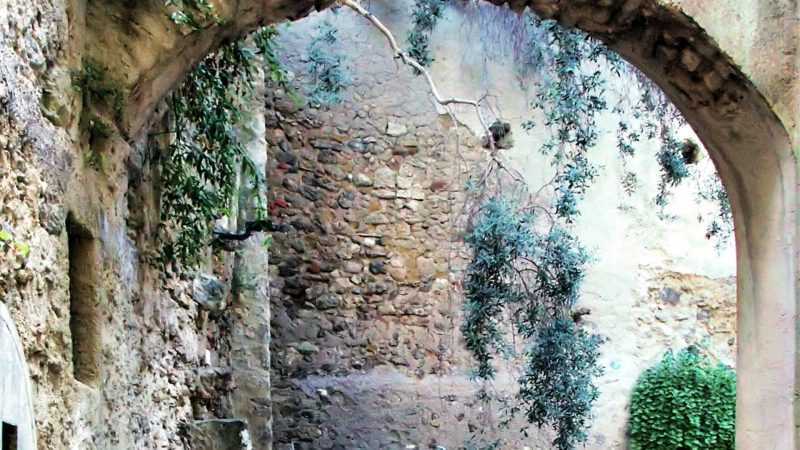 castello aragonese interno