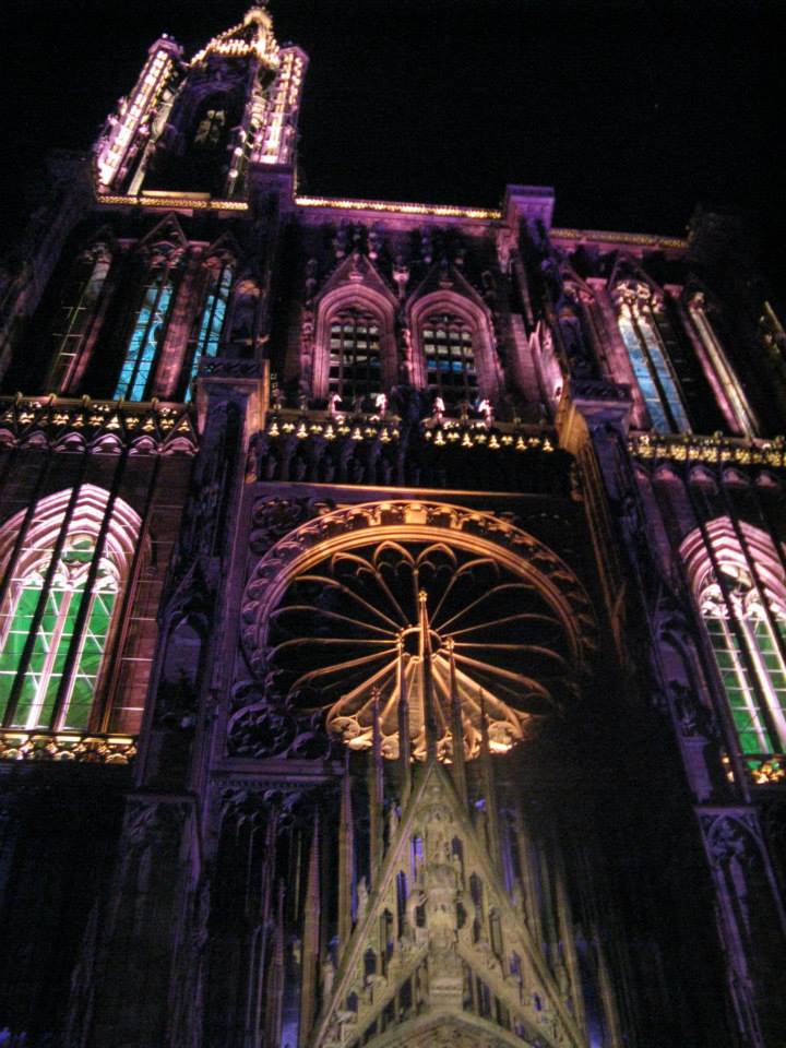 Giochi di luce presso la cattedrale di Strasburgo